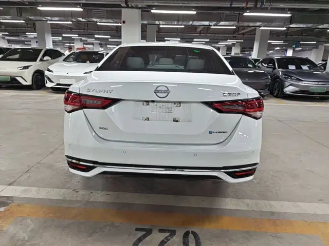 Nissan Sylphy — Фото автомобиля 5