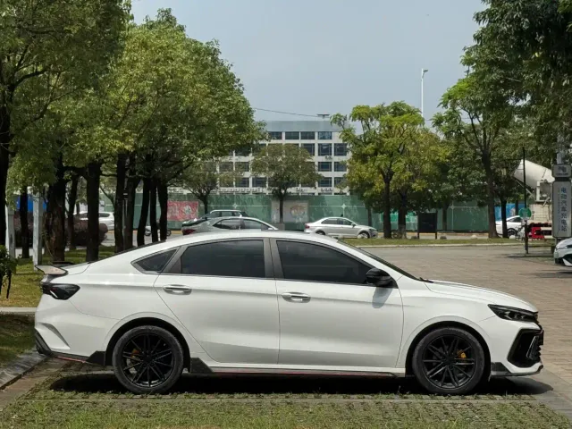 Geely Binrui — Фото автомобиля 15