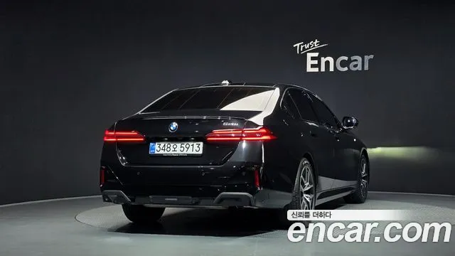BMW 5 Series G60 — Фото автомобиля 4