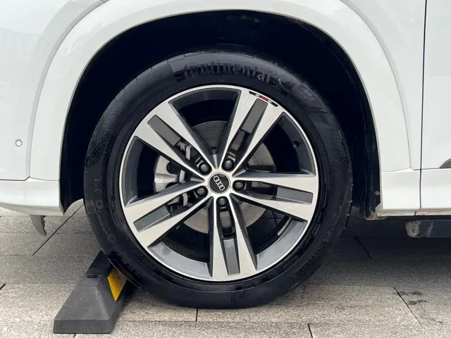 Audi Q6 — Фото автомобиля 4