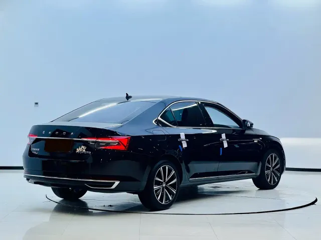 Skoda Superb — Фото автомобиля 6
