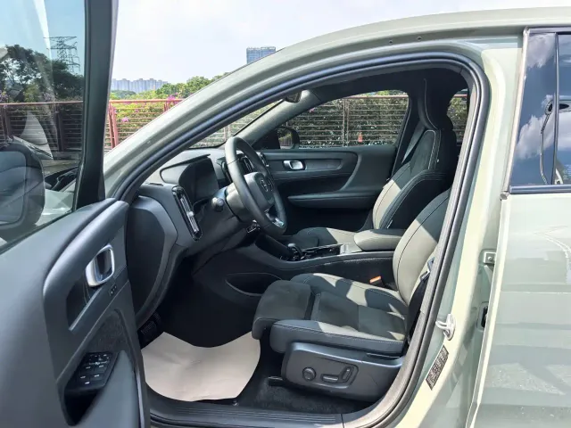 Volvo C40 — Фото автомобиля 5