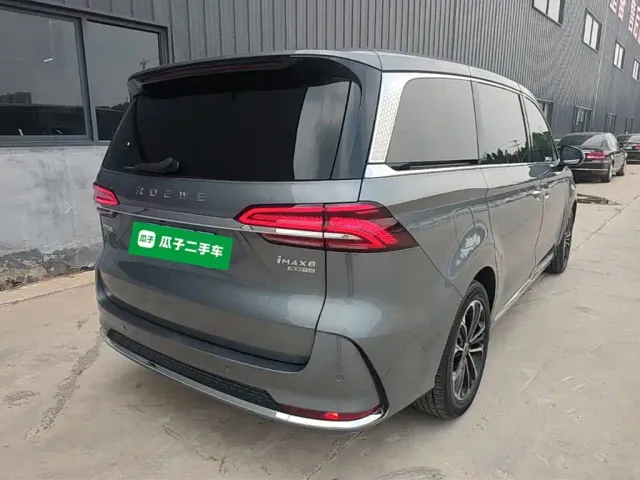 Roewe iMAX8 — Фото автомобиля 6