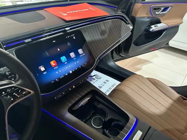 Mercedes-Benz E-Class — Фото автомобиля 20