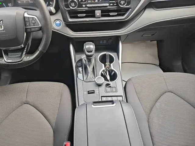 Toyota Crown Kluger — Фото автомобиля 13