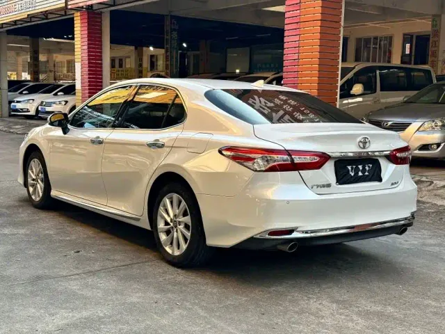 Toyota Camry — Фото автомобиля 5