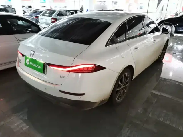 Roewe D7 — Фото автомобиля 6