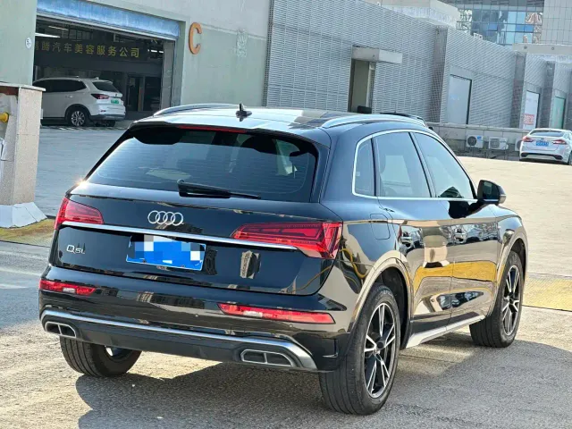 Audi Q5L — Фото автомобиля 10