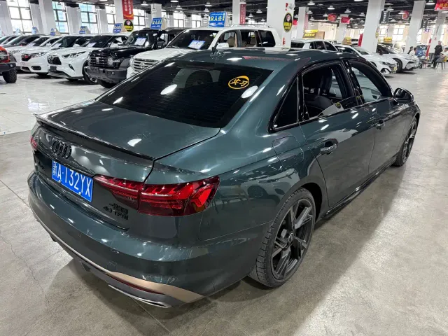 Audi A4L — Фото автомобиля 8