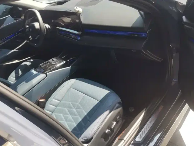 BMW 5 Series — Фото автомобиля 8