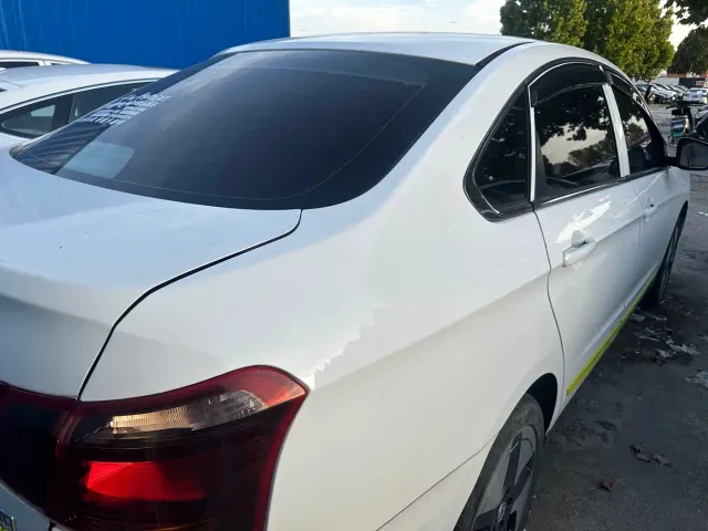 Dongfeng Fengshen E70 — Фото автомобиля 11
