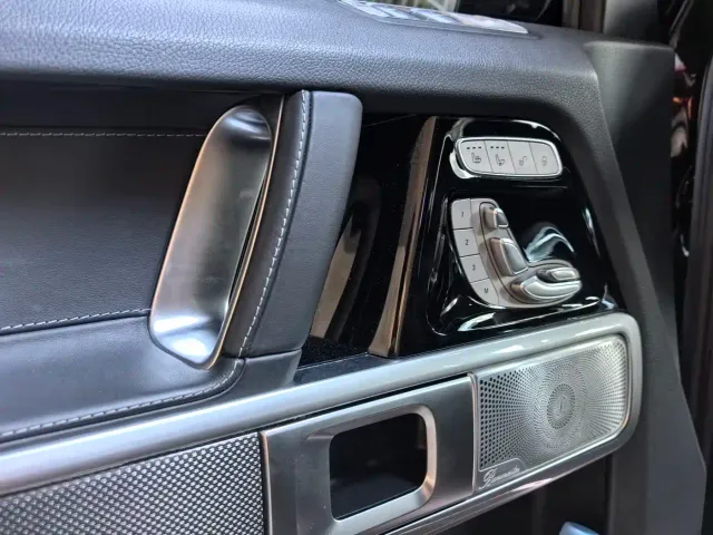 Mercedes-Benz G-Class — Фото автомобиля 15