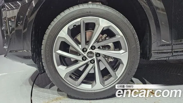 Audi Q5 45 TFSI quattro S Line — Фото автомобиля 5