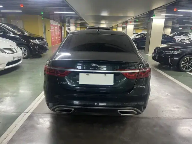 Jaguar XFL — Фото автомобиля 5