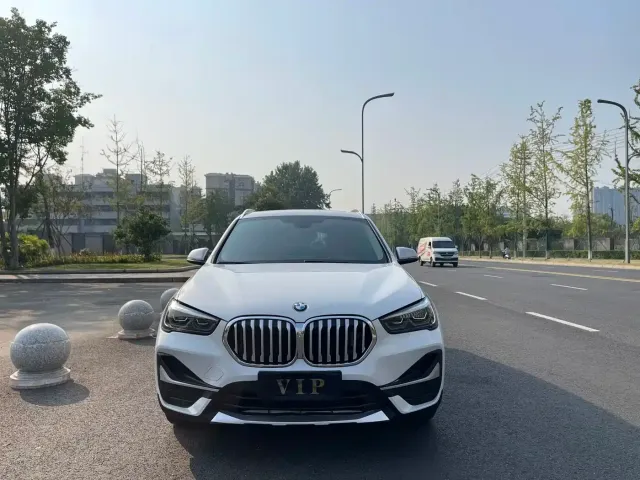 BMW BMW X1 2022 sDrive20Li Fashion — Фото автомобиля 2