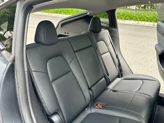 Tesla Model Y — Фото автомобиля 13