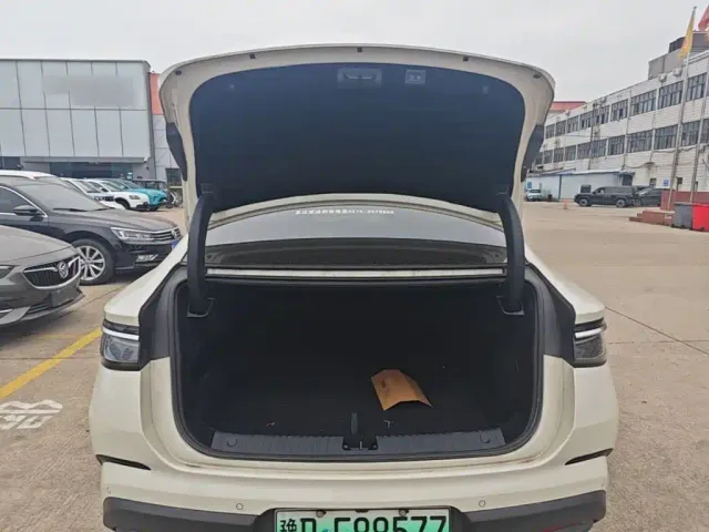 BYD Seal 07 DM-i — Фото автомобиля 18