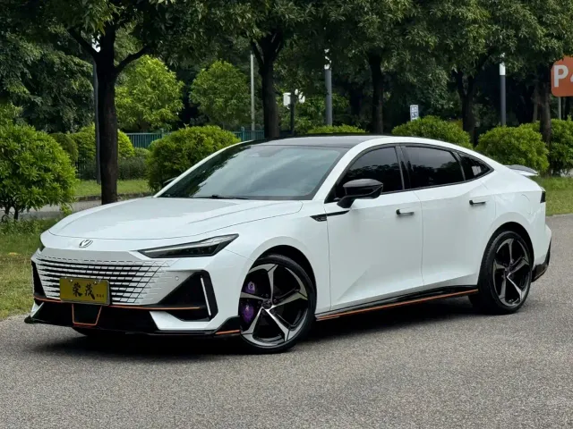 Фотография автомобиля — Changan UNI-V
