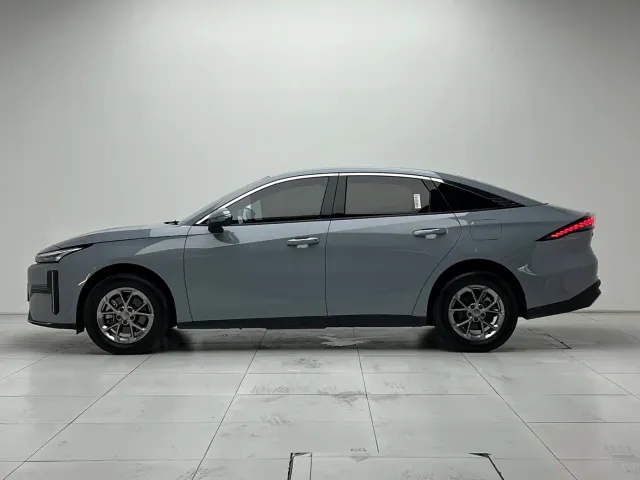 Geely Galaxy L6 — Фото автомобиля 24