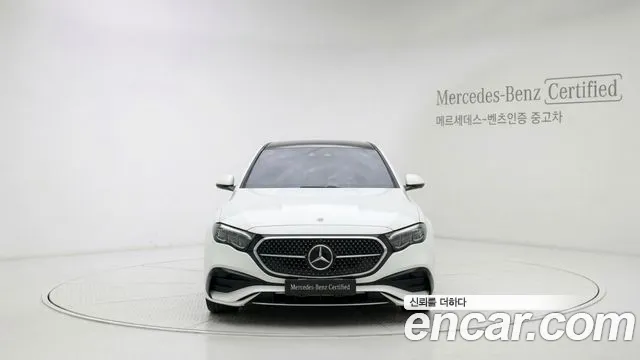 Mercedes-Benz E-Class — Фото автомобиля 3