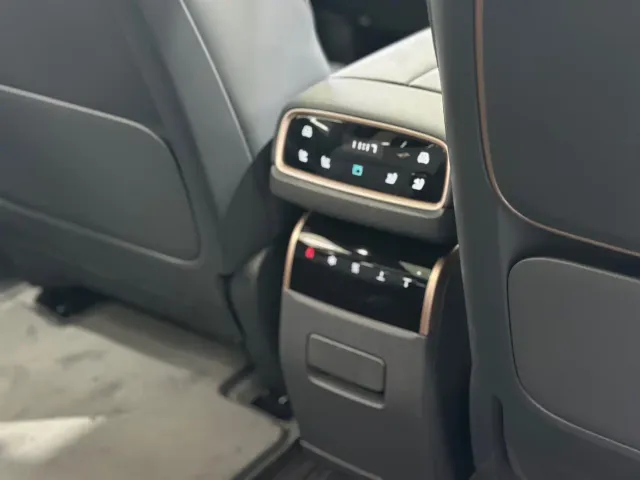 Dongfeng eπ 008 — Фото автомобиля 10