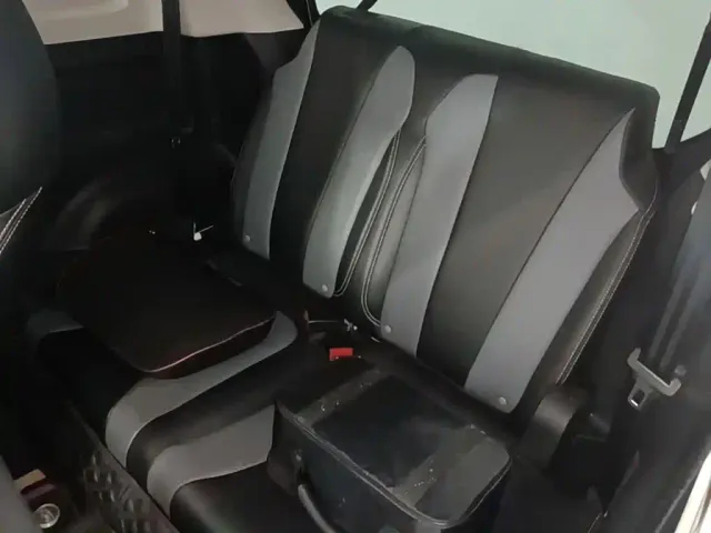 Roewe Clever — Фото автомобиля 16