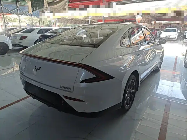Wuling Starlight — Фото автомобиля 6