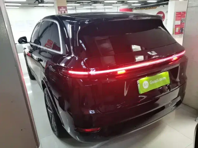 Li Auto L7 — Фото автомобиля 4