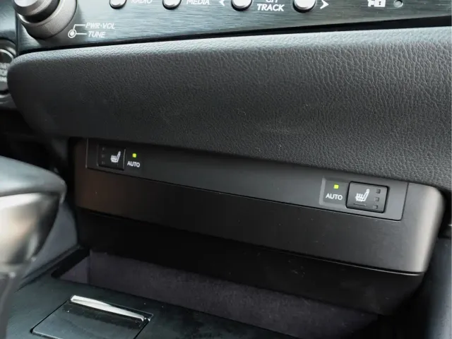 Lexus ES — Фото автомобиля 15