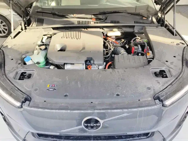 Volvo XC70 Plug-in Hybrid — Фото автомобиля 3