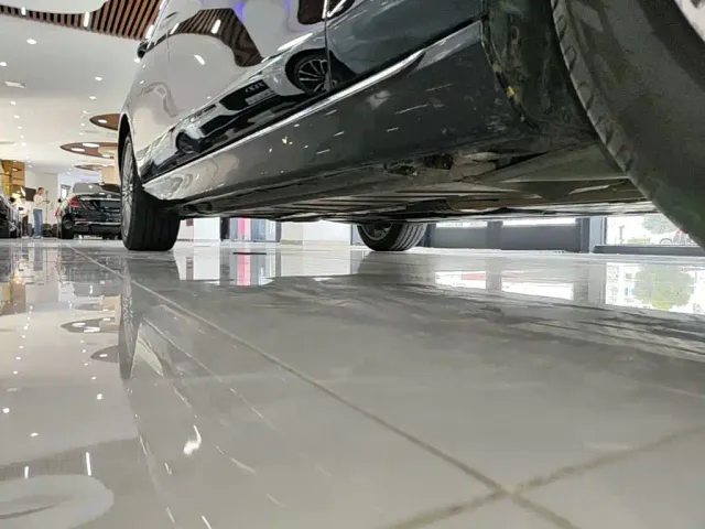 Mercedes-Benz E-Class — Фото автомобиля 20