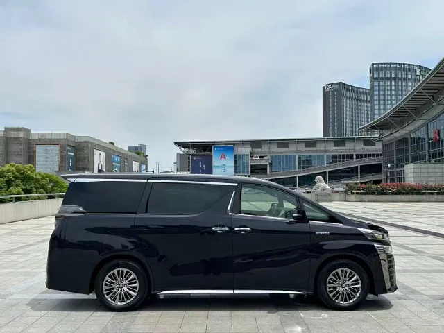 Toyota Vellfire — Фото автомобиля 4