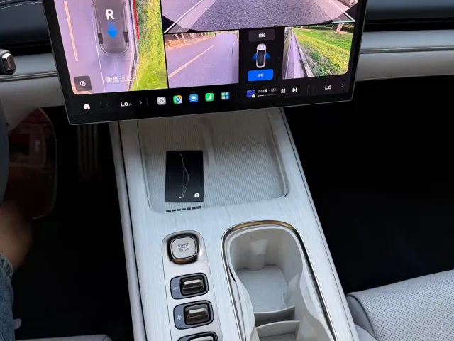 Xiaomi SU7 — Фото автомобиля 10