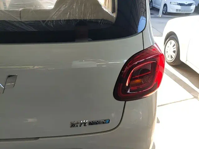 Wuling Hongguang Mini EV — Фото автомобиля 7