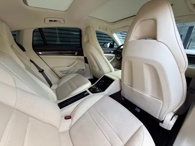 Porsche Panamera — Фото автомобиля 14