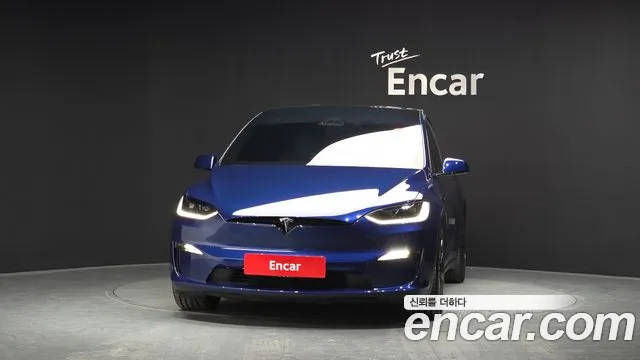 Tesla Model X — Фото автомобиля 3