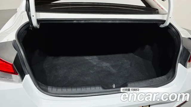 Hyundai AVANTE Avante (CN7) — Фото автомобиля 16