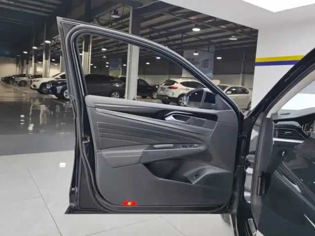 Volkswagen Passat — Фото автомобиля 7