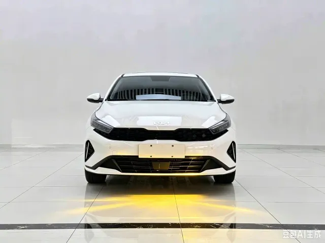 Kia K3 — Фото автомобиля 3