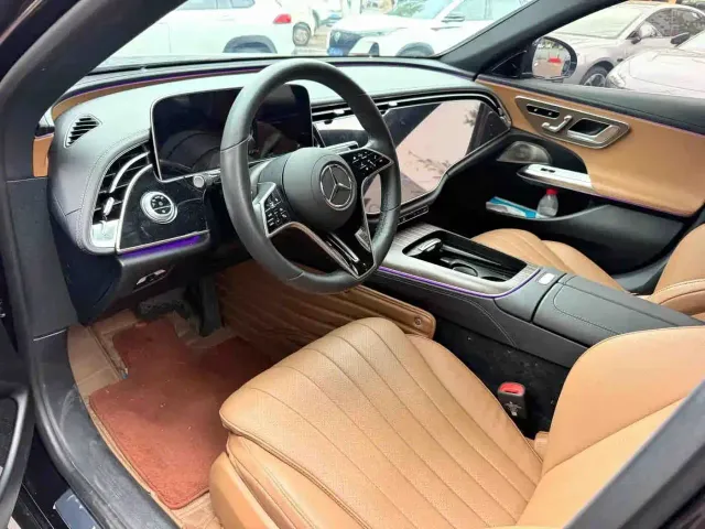 Mercedes-Benz E-Class — Фото автомобиля 4