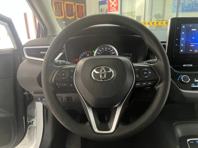 Toyota Corolla — Фото автомобиля 12