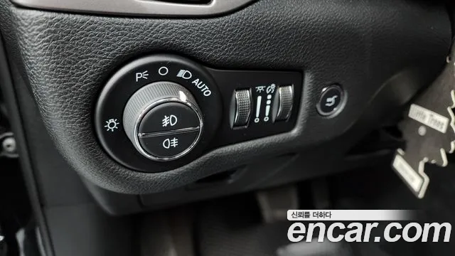 Jeep Cherokee KL — Фото автомобиля 28