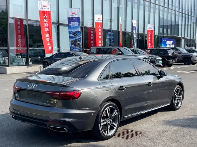 Audi A4L — Фото автомобиля 16