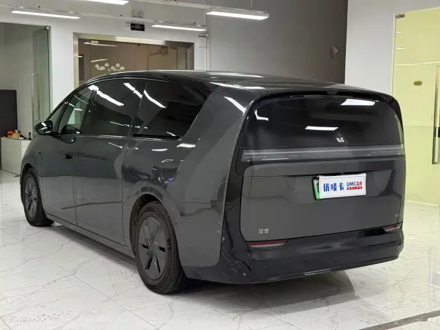 Li Auto MEGA — Фото автомобиля 4