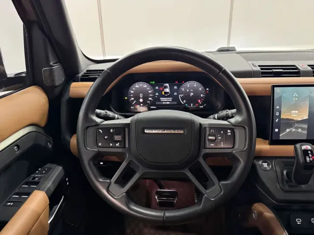 Land Rover Defender — Фото автомобиля 13