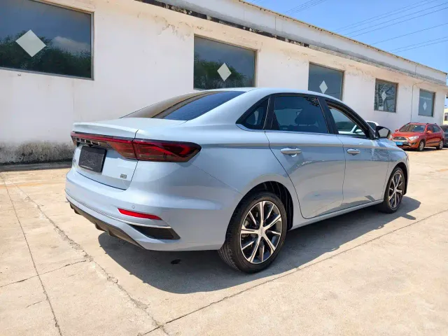Geely Emgrand — Фото автомобиля 7