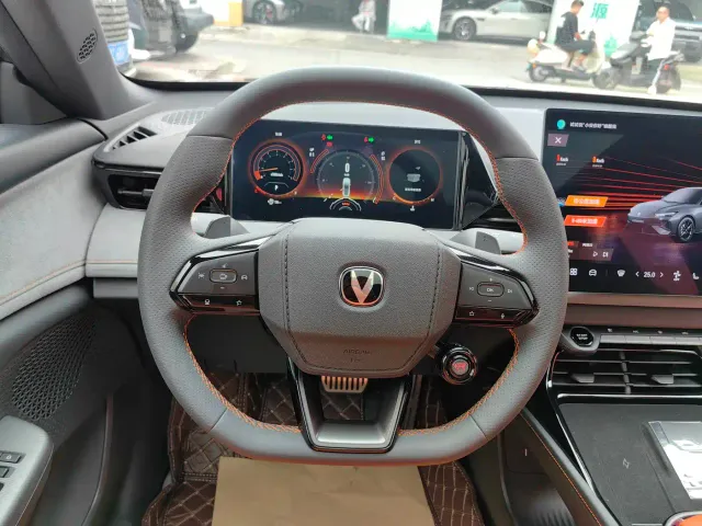 Changan UNI-V — Фото автомобиля 7