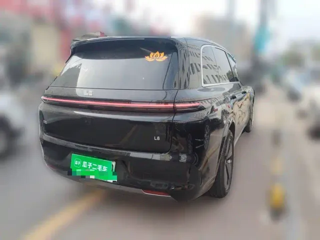Li Auto L8 — Фото автомобиля 4