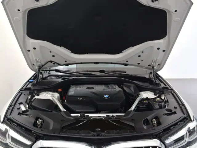 BMW 5 Series — Фото автомобиля 13