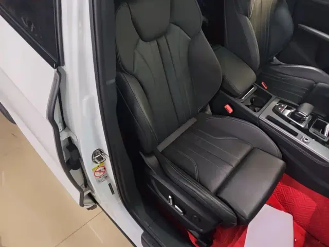 Audi Q5L — Фото автомобиля 24